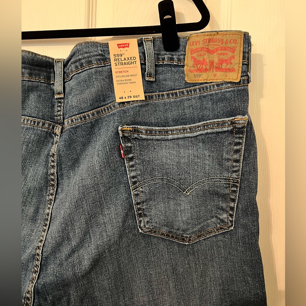 NWT- Levi’s 559 Relaxed Straight Classic Blue Denim Jeans 48 x 29 B&T